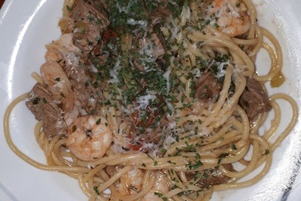 Spaghetti mit Rinderfilet und Shrimps