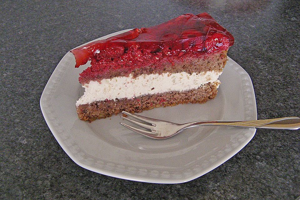 Himbeer-Walnuss-Torte