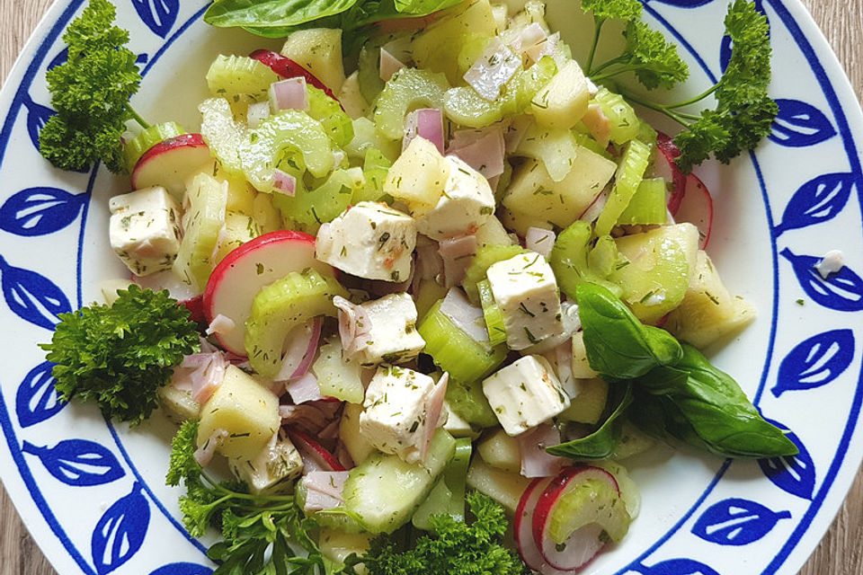 Sellerie-Fenchel-Feta-Salat