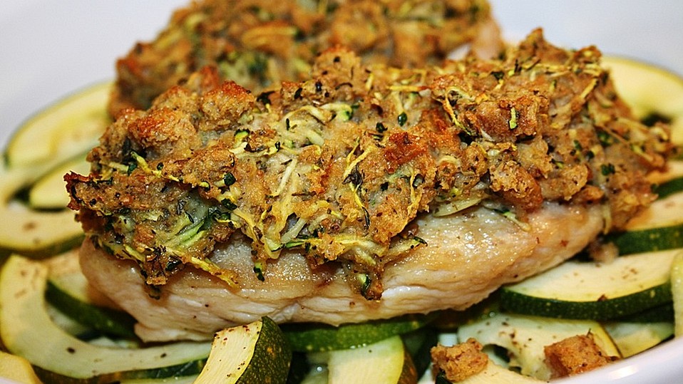 Hähnchenbrustfilet mit Zucchinikruste von KleinSisi
