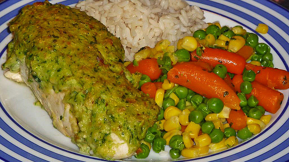 Hähnchenbrustfilet mit Zucchinikruste von KleinSisi Hähnchenbrustfilet mit Zucchinikruste von KleinSisi