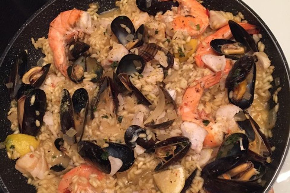 Cremige Fisch-Paella