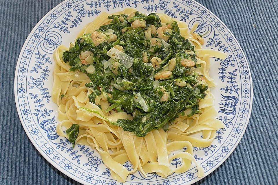 Pasta mit Garnelen in Spinat-Frischkäse-Sauce