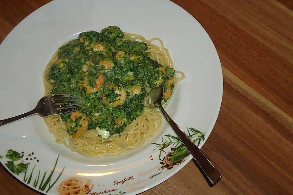 Pasta mit Garnelen in Spinat-Frischkäse-Sauce