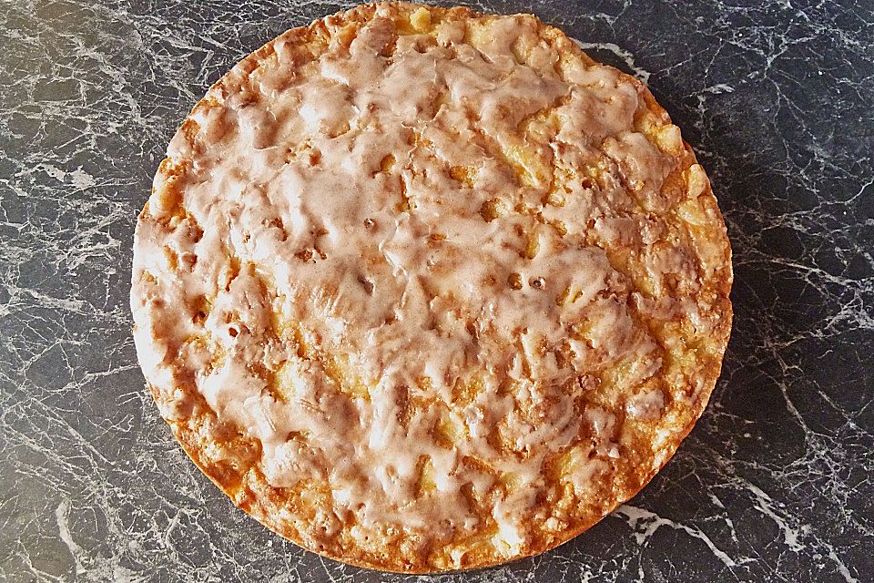 Apple Cake with Cinnamon Glaze