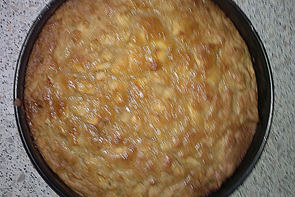 Apple Cake with Cinnamon Glaze