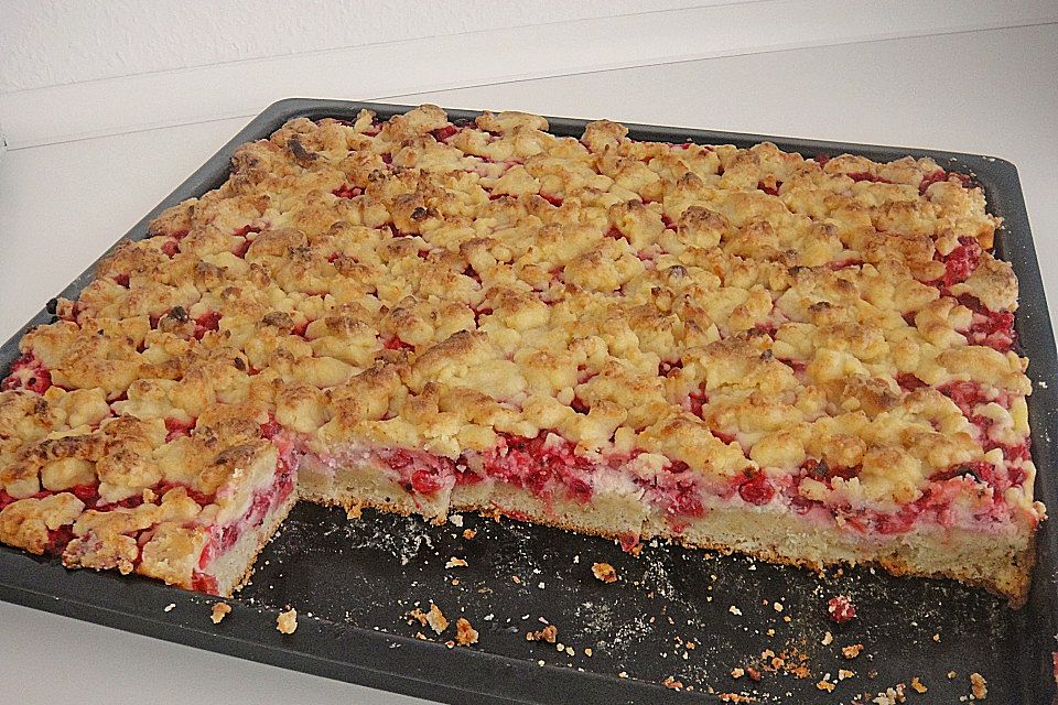 Quark-Marzipan Kuchen mit Johannisbeeren