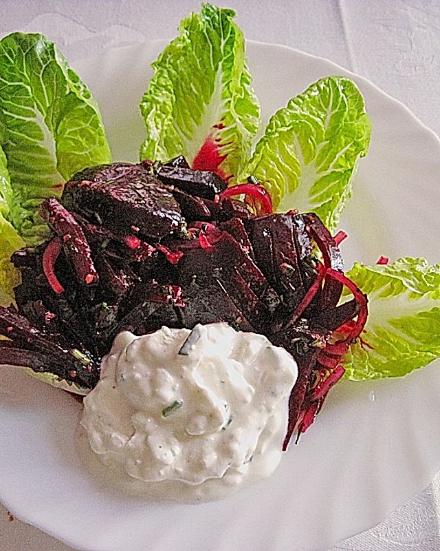 Rote Bete-Salat mit Schnittlauchcreme und Koriander