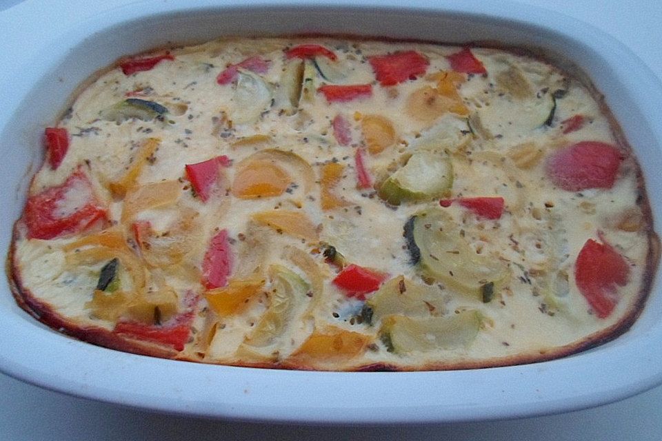 Gemüseauflauf-Tortilla mit Zucchini und Paprika