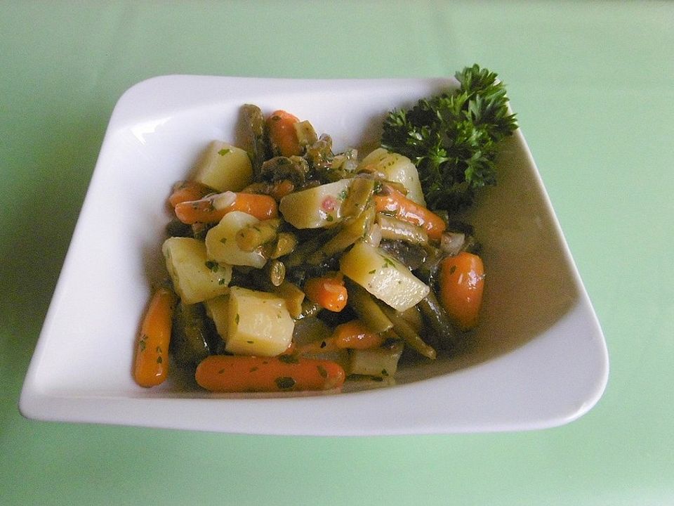 Kartoffelsalat mit Mören und grünen Bohnen von kerger| Chefkoch