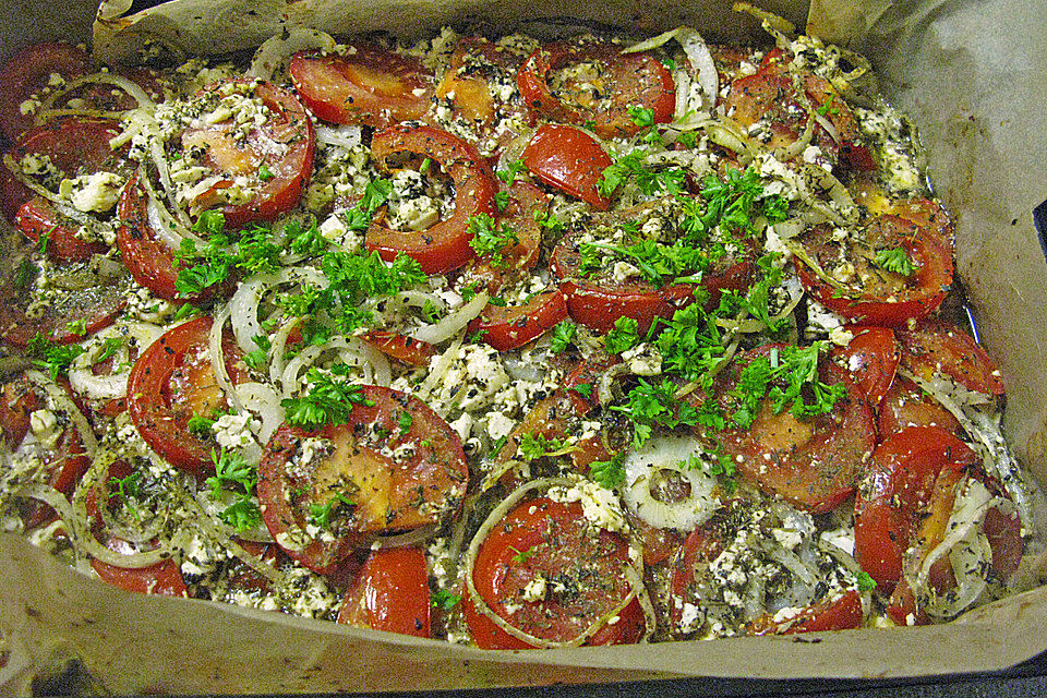 Tomaten-Feta-Gratin mit Balsamico und Olivenöl