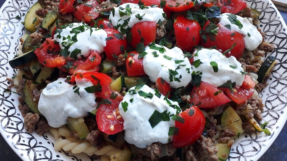 Penne mit Hack und Knoblauch-Joghurt von Kochfee_s