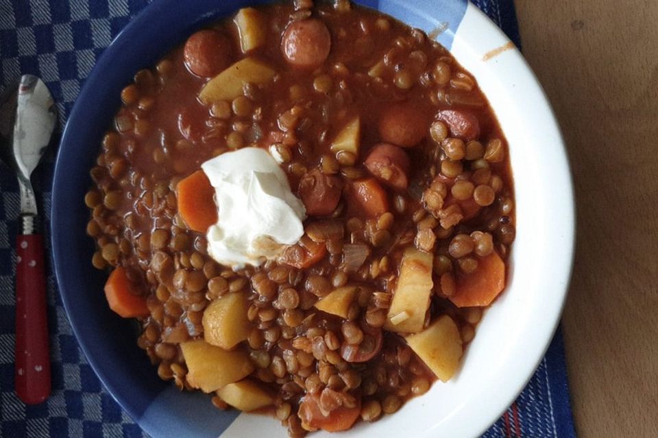 Rote Linsensuppe mit Cabanossi