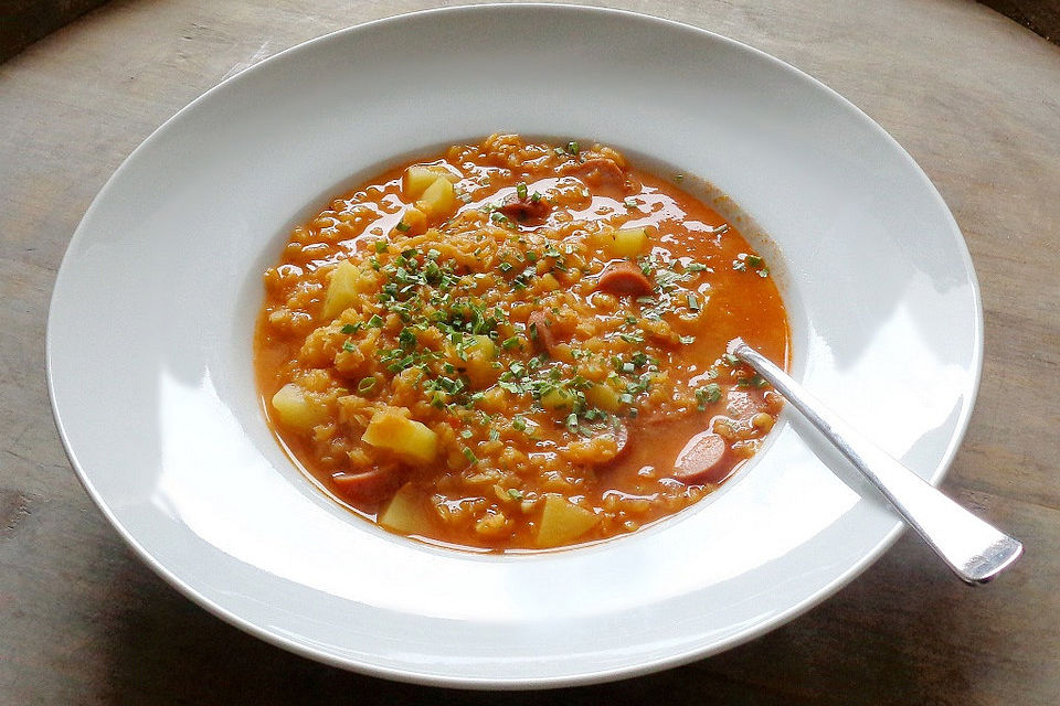 Rote Linsensuppe mit Cabanossi