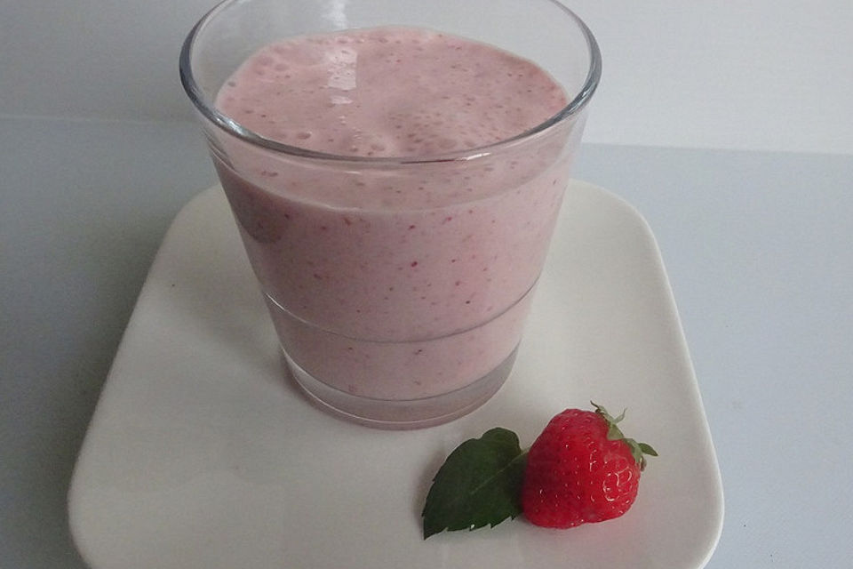 Smoothie mit Erdbeeren und Banane