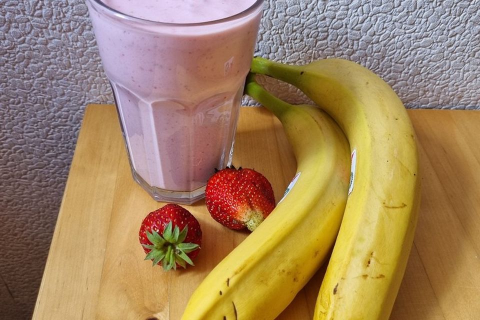 Smoothie mit Erdbeeren und Banane