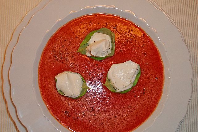 Tomatencremesuppe mit Chili-Sahne von Hobbykochen| Chefkoch