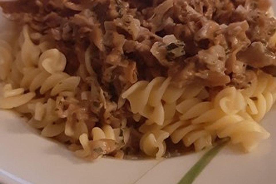 Spaghetti mit Krauser Glucke in Sahnesoße