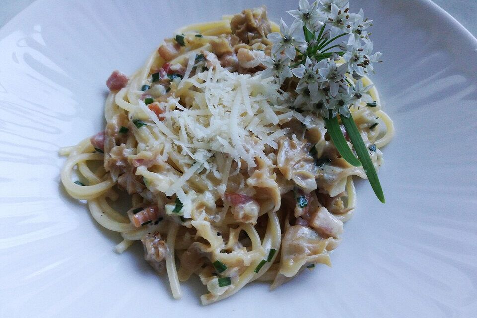 Spaghetti mit Krauser Glucke in Sahnesoße