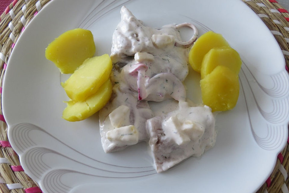 Matjesfilet mit Apfel und Zwiebel