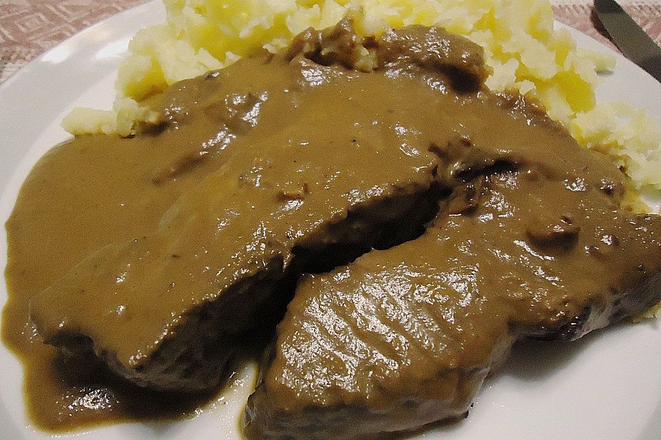 Rinderbraten in Rotweinsoße