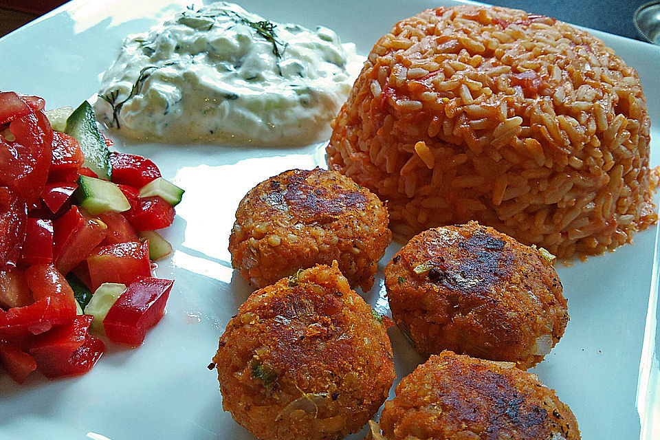 Linsenbällchen mit Tzatziki