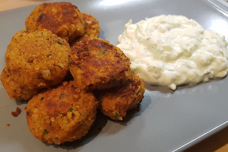 Linsenbällchen mit Tzatziki