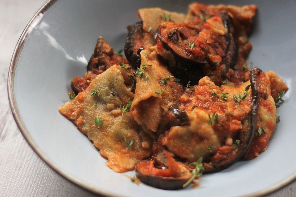 Safran-Ravioli mit Pecorino-Mangold-Füllung