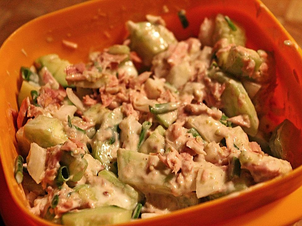 Gurkensalat mit Thunfisch in Joghurtdressing von joerginchina| Chefkoch