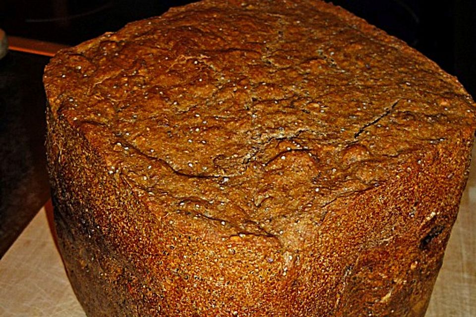 Leckeres Roggen-Dinkel-Vollkornbrot mit Sauerteig