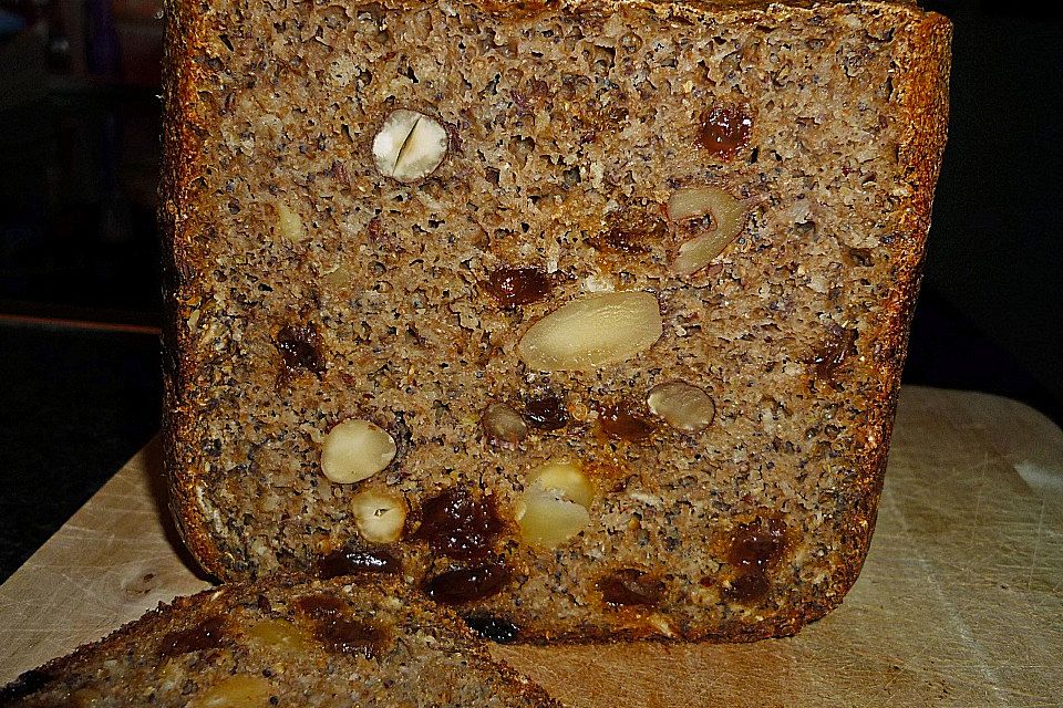 Leckeres Roggen-Dinkel-Vollkornbrot mit Sauerteig