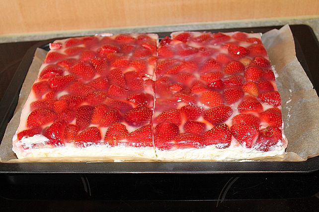 Erdbeer-Mango-Torte mit gehackten Pistazien von Katharina95| Chefkoch