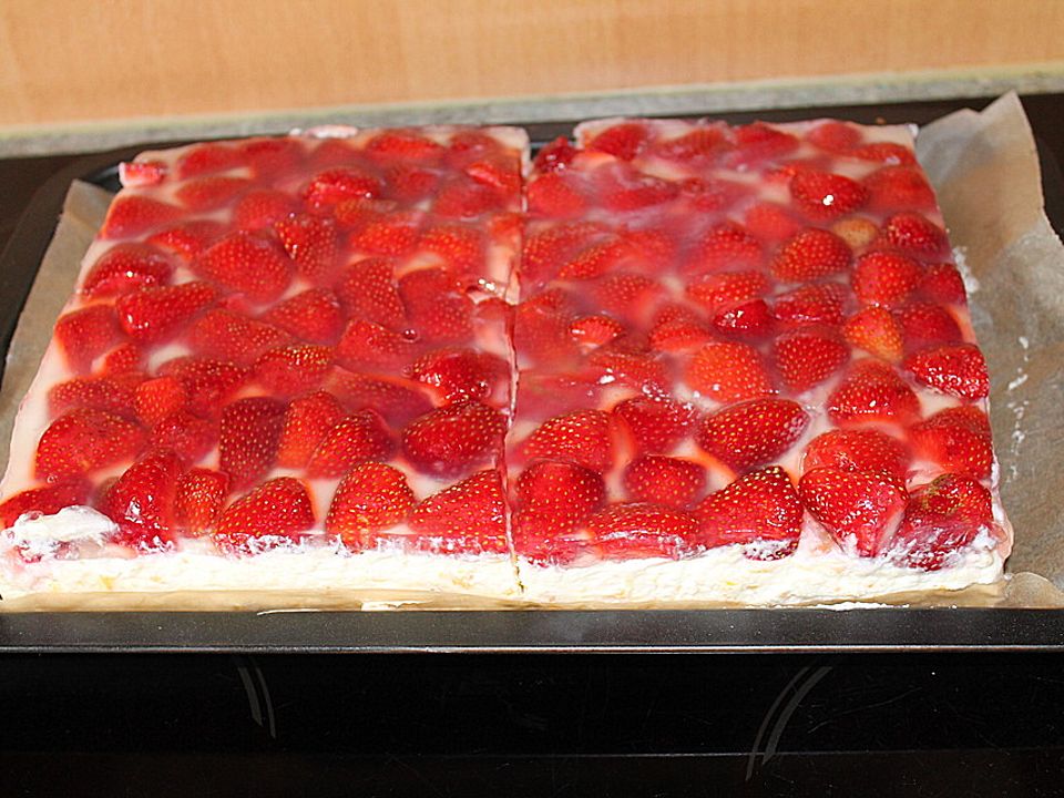 Erdbeer-Mango-Torte mit gehackten Pistazien von Katharina95| Chefkoch