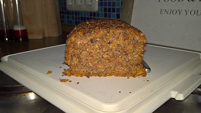 Schneller Nuss-Karottenkuchen mit Xylit von diehelen