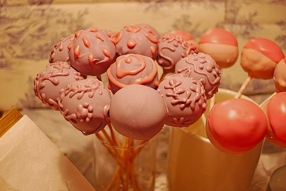 Schokolade-Rum-Marzipan Cake Pops