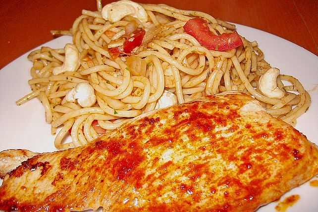 Spaghettisalat mit Cashewnüssen und Parmesan von lisacellie| Chefkoch