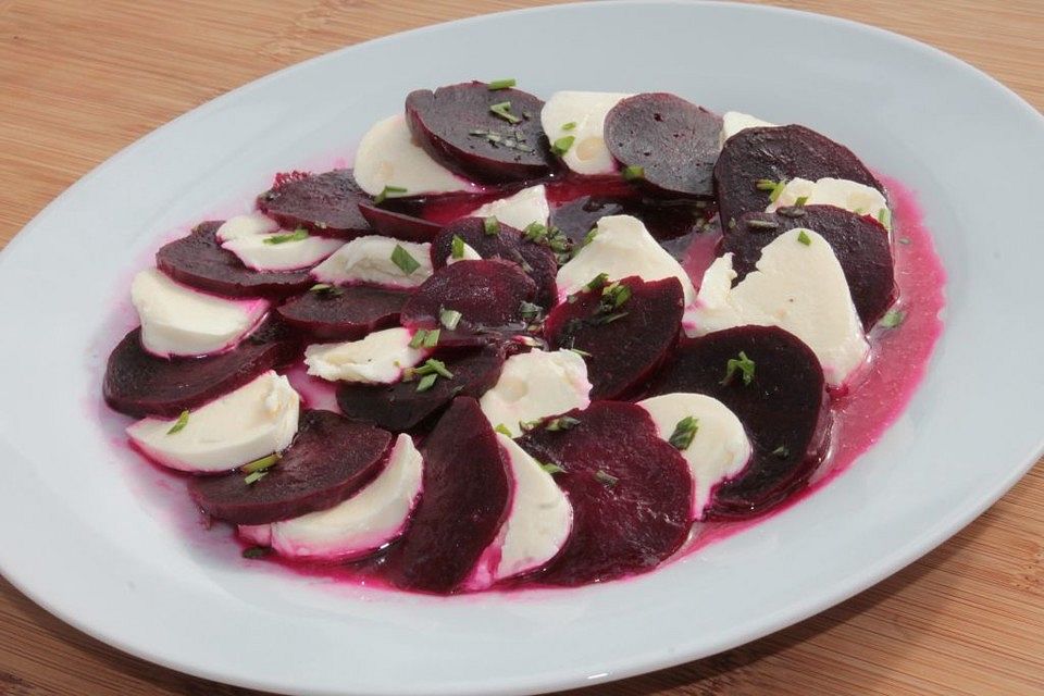 Rote Bete-Carpaccio mit Mozzarella