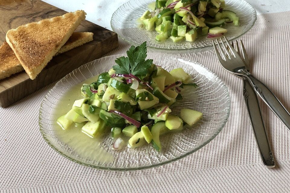 Smokeys Gurken-Apfel-Avocado-Salat spezial