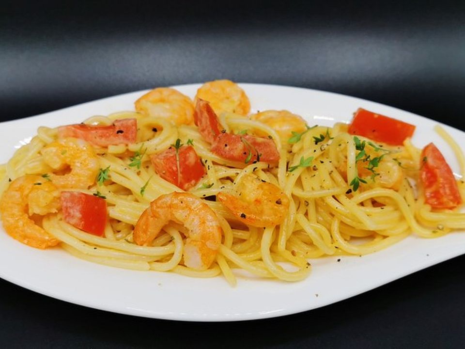 Spaghetti mit frischen Tomaten und Garnelen von LenaLike| Chefkoch