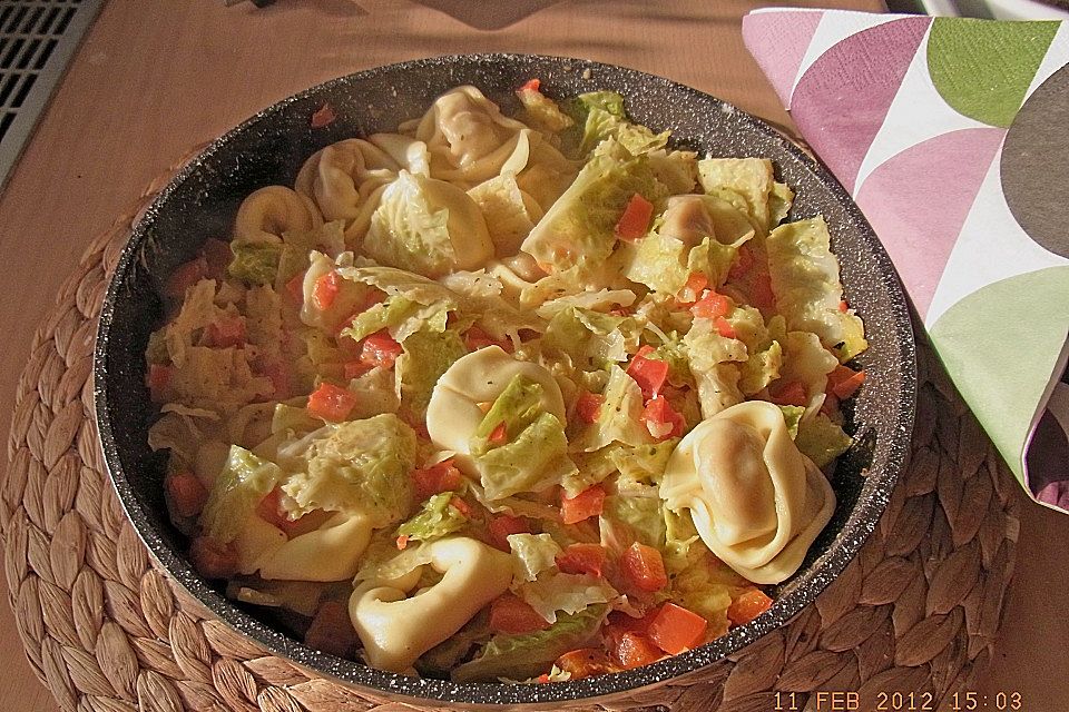 Tortellini-Wirsing Pfanne