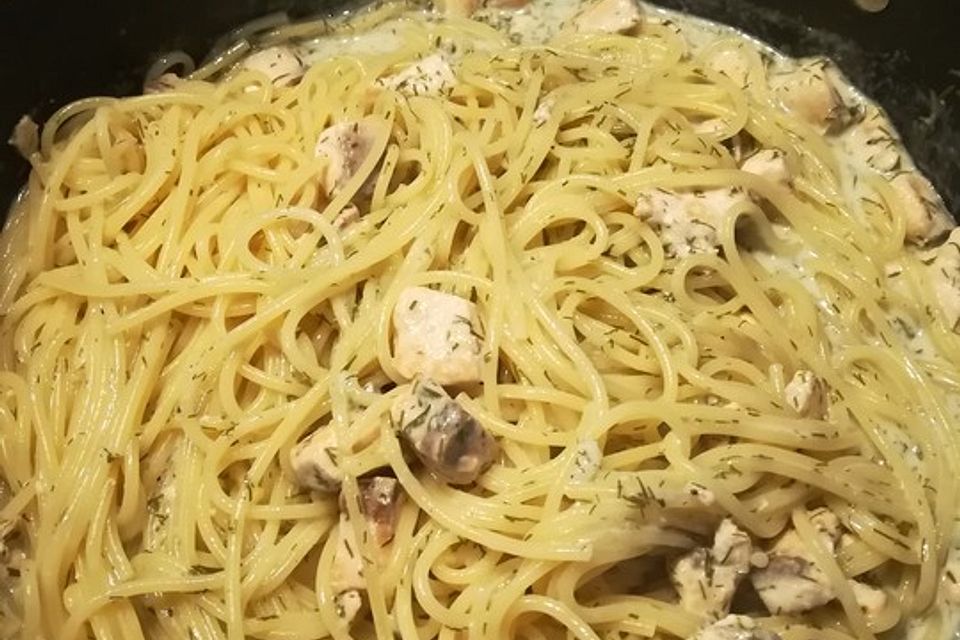 Lachs mit Spaghetti in Weißwein-Sahne Soße