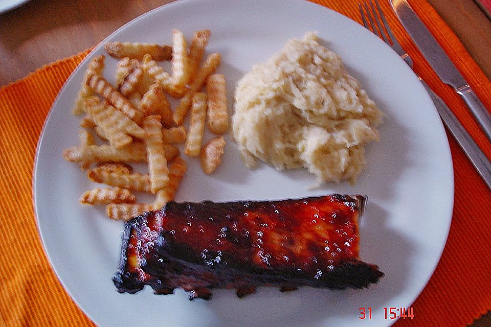 Spareribs mit selbstgemachter BBQ-Sauce