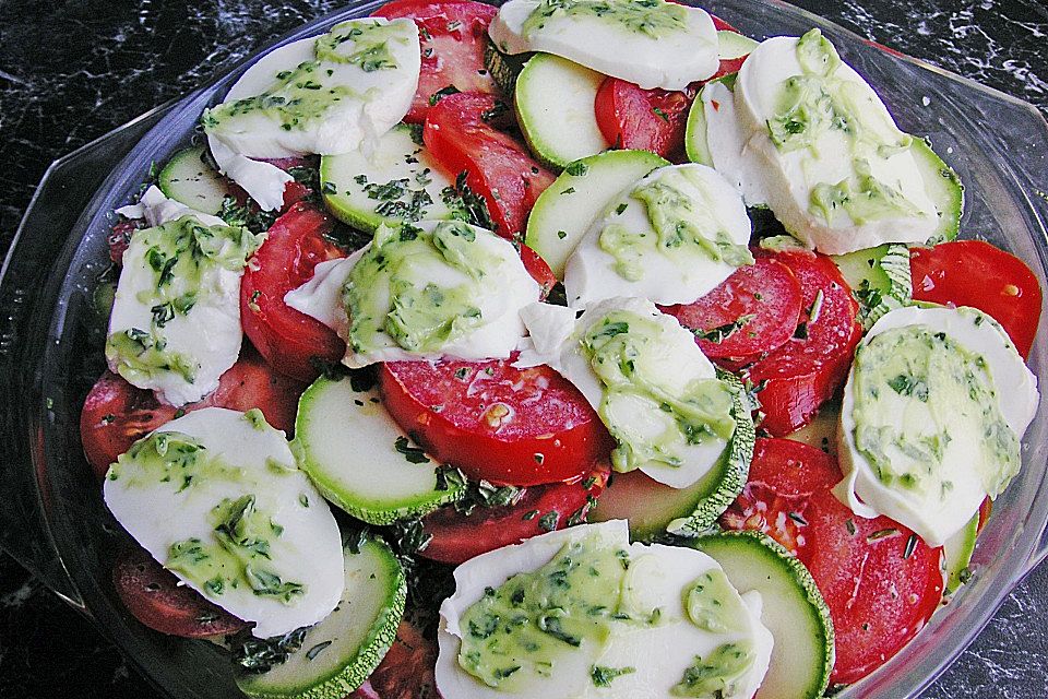 Tomaten-Zucchini-Gratin mit Gnocchi