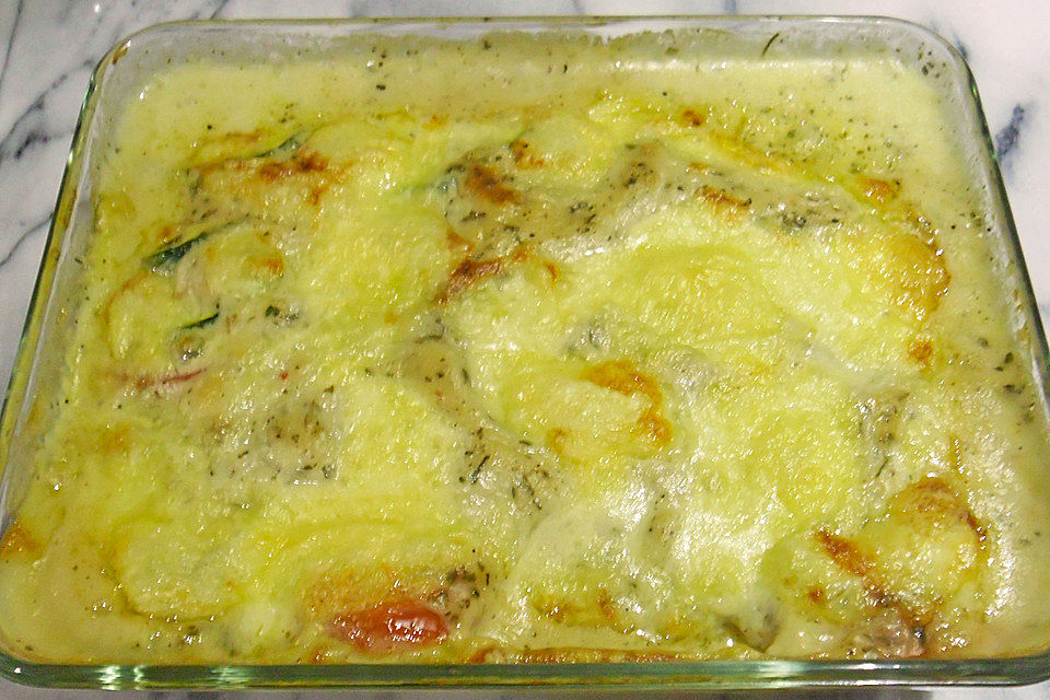 Tomaten-Zucchini-Gratin mit Gnocchi