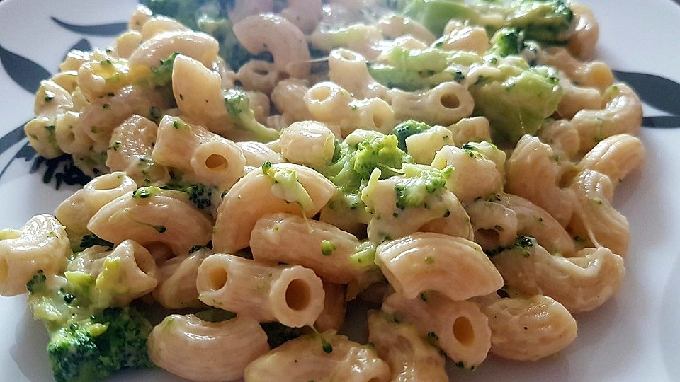 Penne An Sauce Hollandaise Mit Brokkoli Von Borden Chefkoch