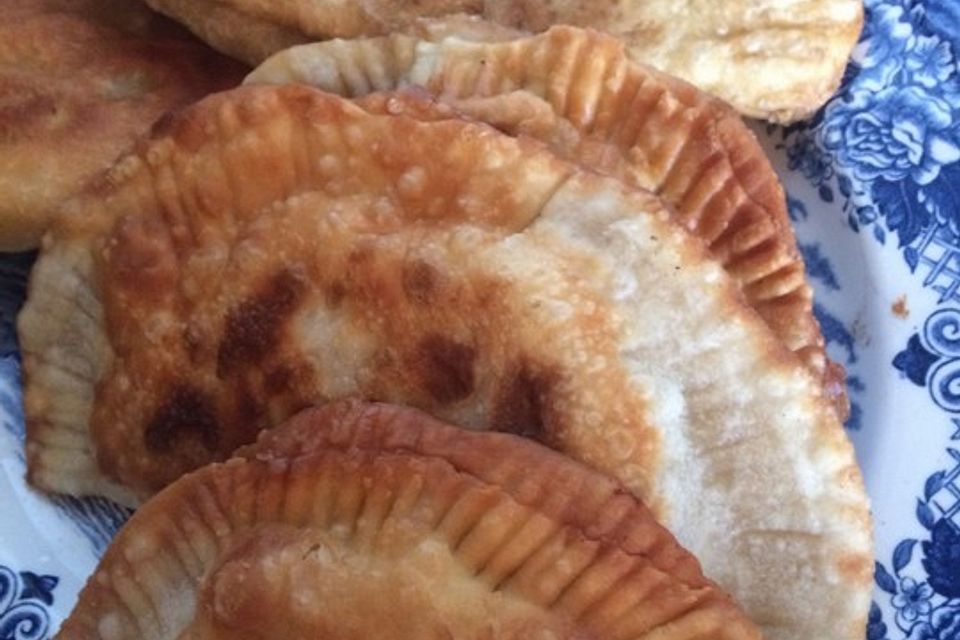Tschebureki Tschebureki