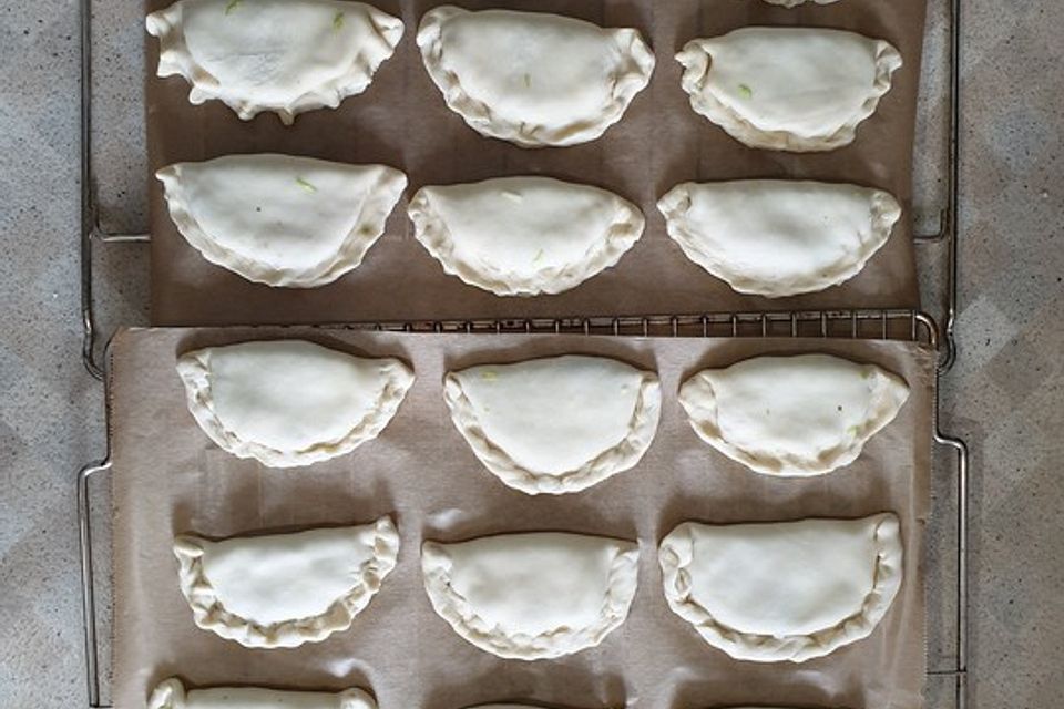 Tschebureki Tschebureki