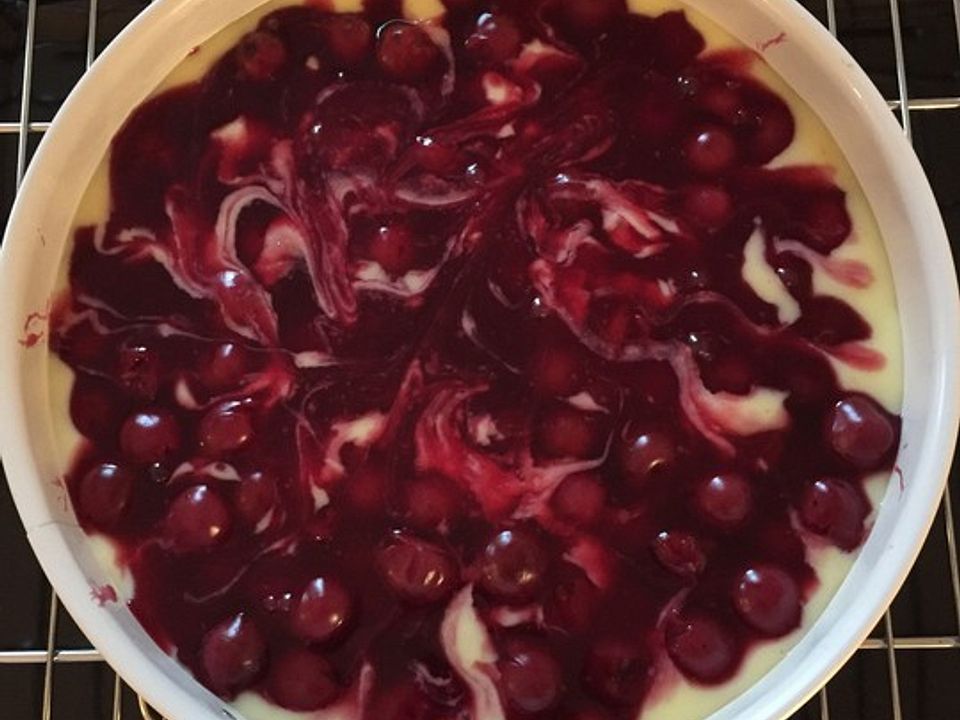 Kirsch-Pudding-Schnitten von RicyundLaura-Backfeen| Chefkoch