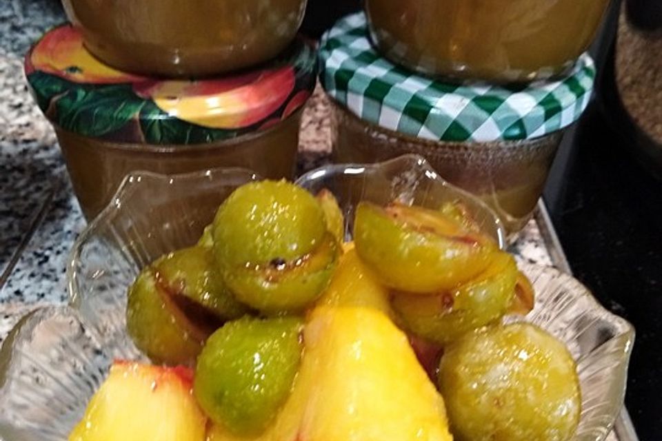 Mirabellen-Weinbergpfirsich Marmelade mit Rosmarin