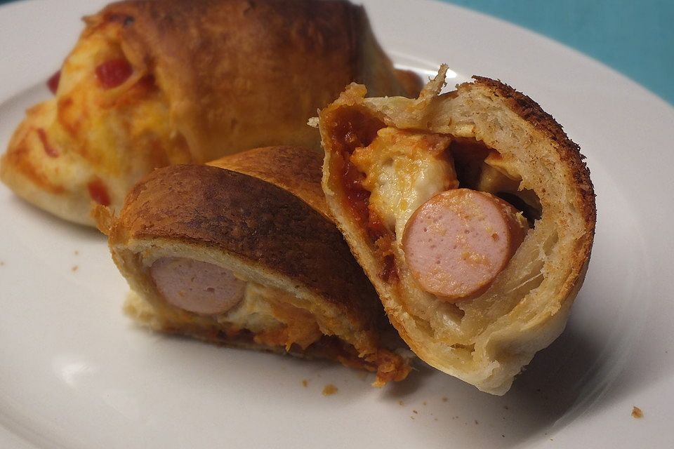 Wurst-Hörnchen mit Röstzwiebeln